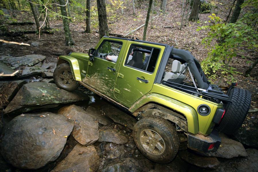  Jeep Wrangler Sahara Unlimited 2006 года  (фото 60 из 121)